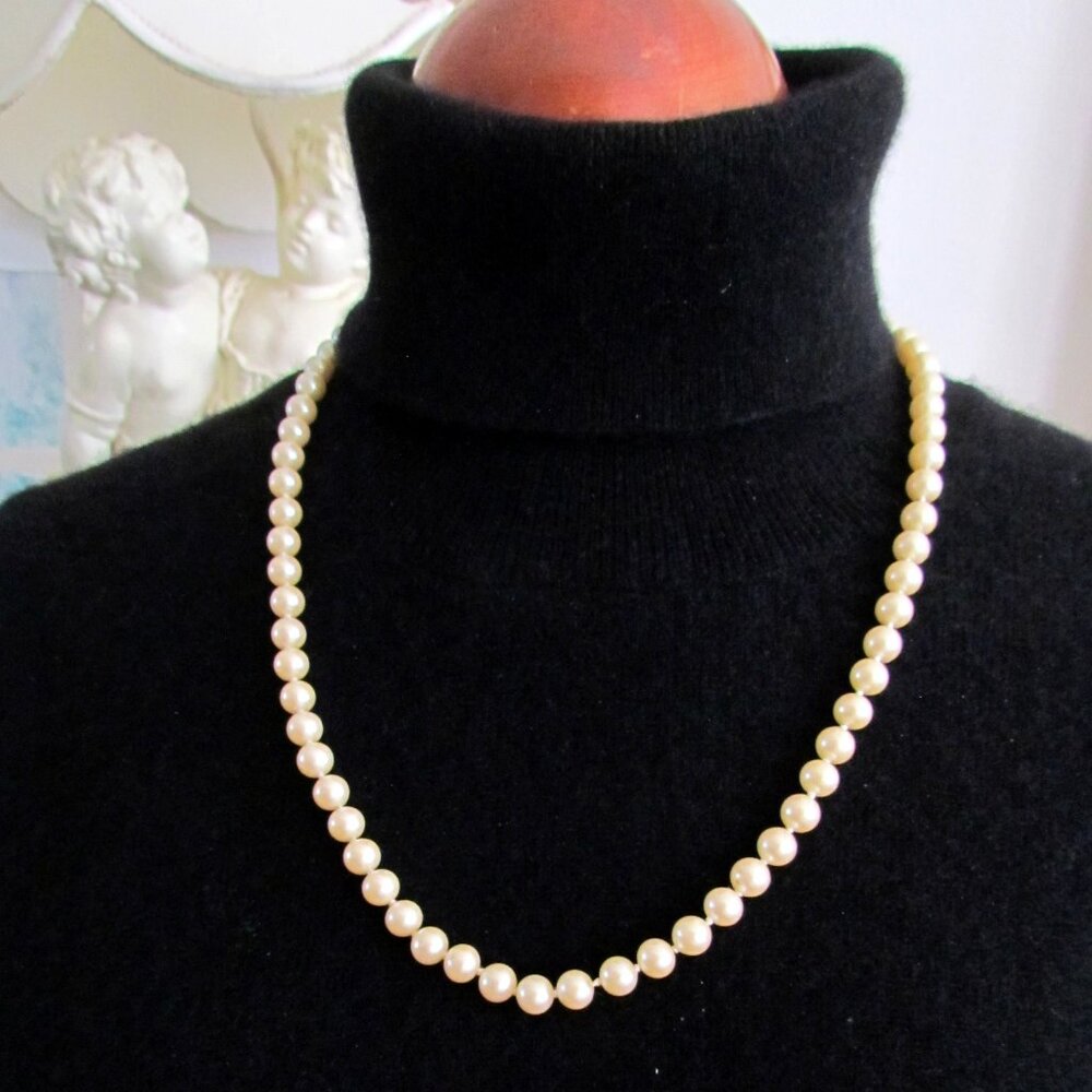 PEARL NECKLACE, VINTAGE GLASS w OLD STYLE CLASP, 12" DROP, LOVELY CREAM COLOR